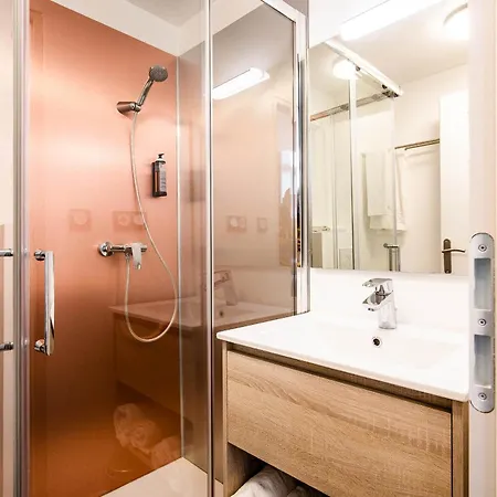 Pb - Gare אכסניה *