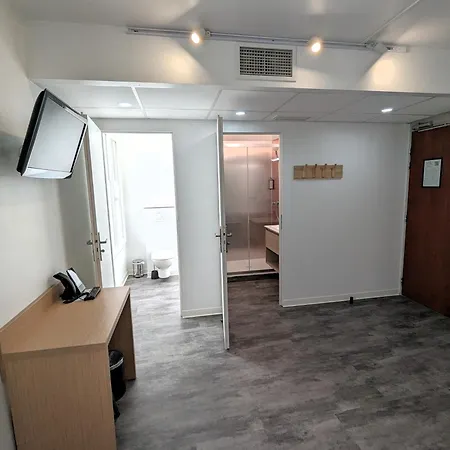 Hostel Pb - Gare